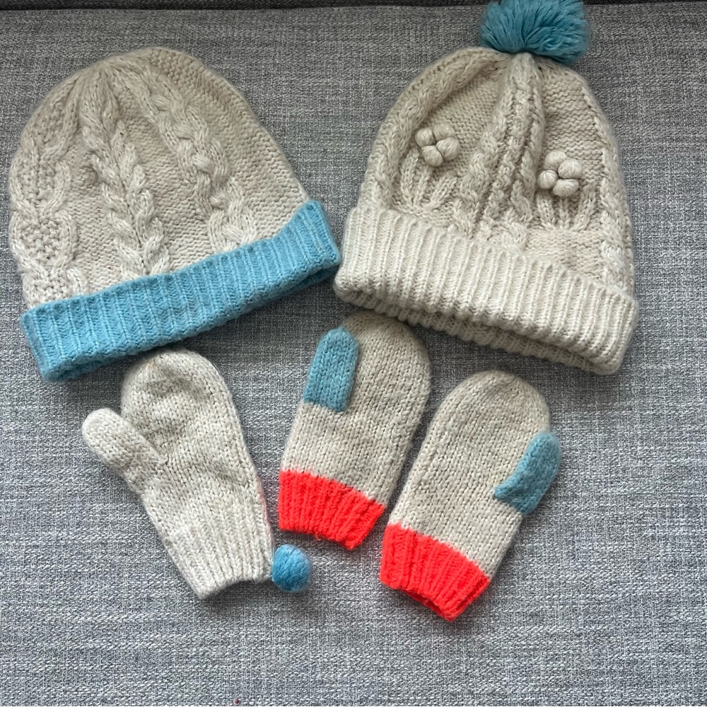 Boden Cream and Blue Knit Hat and Mittens Set